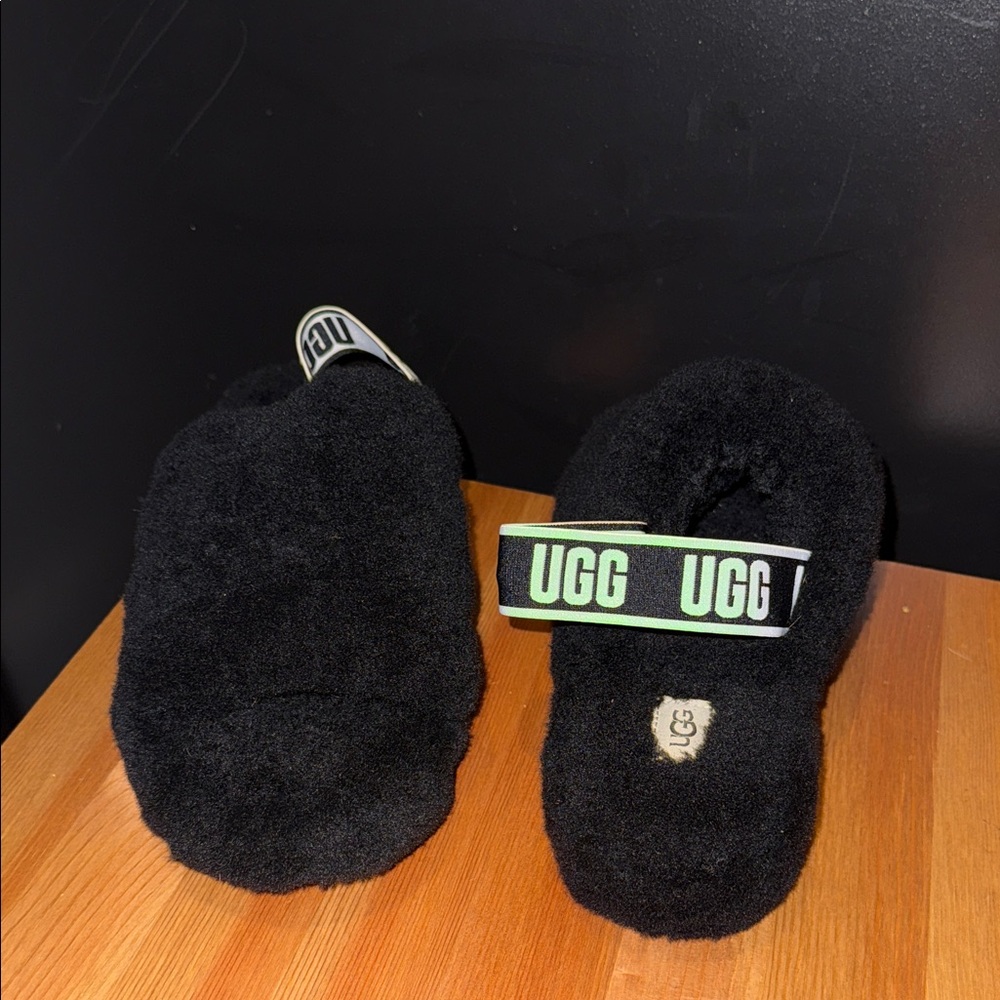UGG Women's Black Fluffy Slippers
